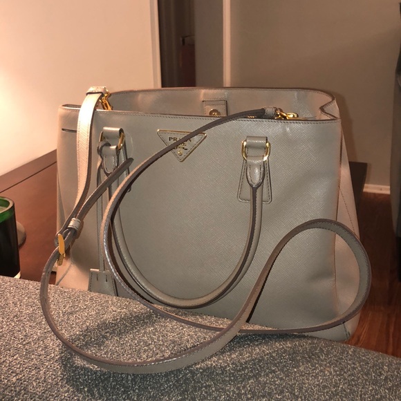 Gray Prada saffiano bag - Picture 7 of 8